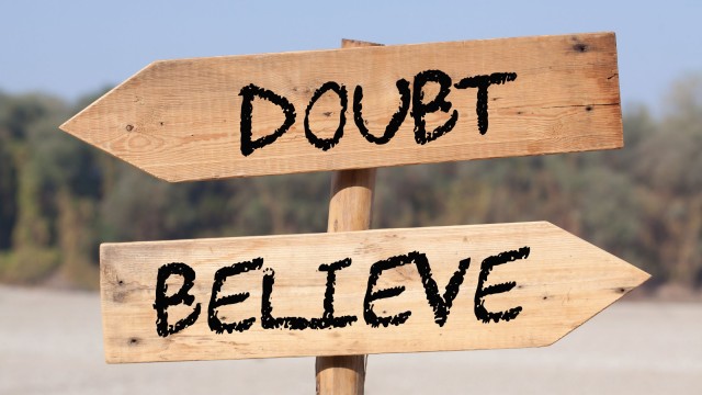 dudar o creer